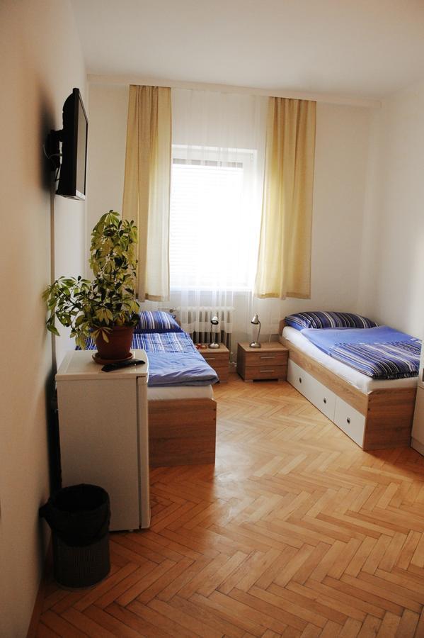 Montagehotel Bed & Steel Лінц Екстер'єр фото