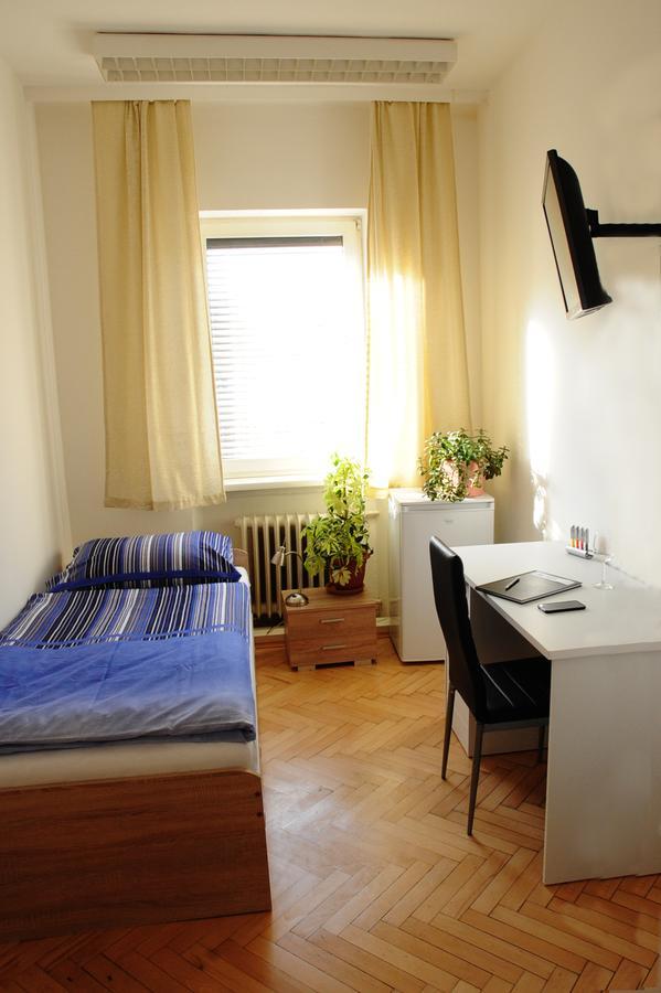 Montagehotel Bed & Steel Лінц Екстер'єр фото
